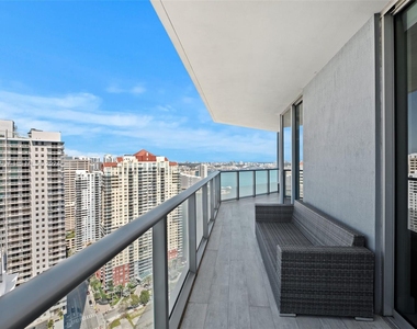 1300 Brickell Bay Dr - Photo Thumbnail 24