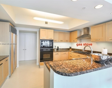 3535 S Ocean Dr - Photo Thumbnail 16