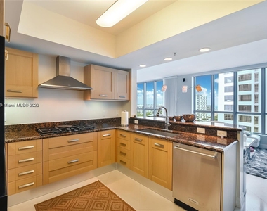 3535 S Ocean Dr - Photo Thumbnail 17