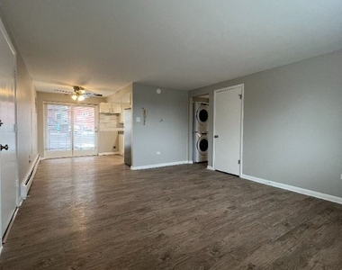 10760 W 8th Avenue 4 - Photo Thumbnail 3