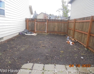 1011 Se Millwright Ave - Photo Thumbnail 11