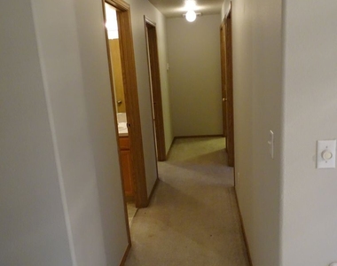 208 Se 11th Circle - Photo Thumbnail 6