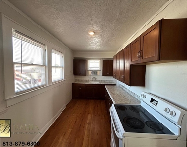 2904 W Chestnut Street - Photo Thumbnail 6