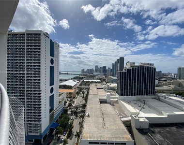 1750 N Bayshore Dr - Photo Thumbnail 3