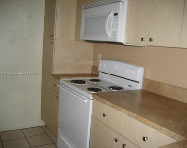 15328 Sw 72 St - Photo Thumbnail 1