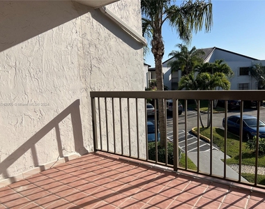 9439 Fontainebleau Blvd - Photo Thumbnail 12