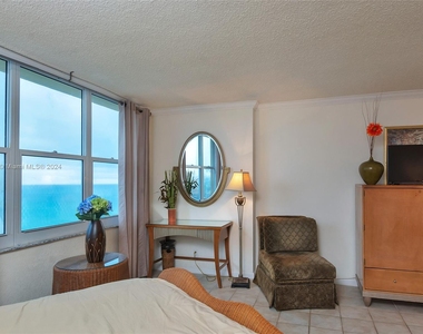 2501 S Ocean Dr - Photo Thumbnail 2