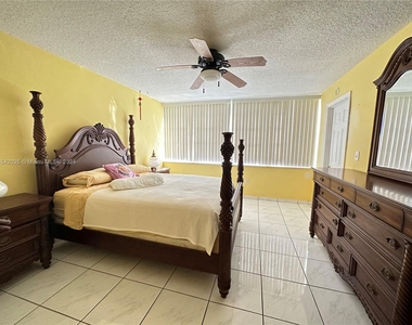 1501 Ne Miami Gardens Dr - Photo Thumbnail 6