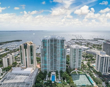 2627 S Bayshore Dr - Photo Thumbnail 1