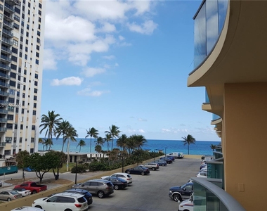 2501 S Ocean Dr - Photo Thumbnail 6