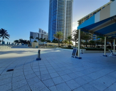 2501 S Ocean Dr - Photo Thumbnail 3