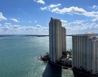 325 S Biscayne Blvd - Photo Thumbnail 1