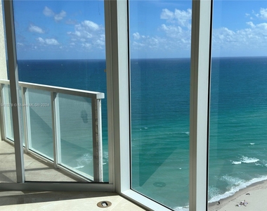 16699 Collins Ave - Photo Thumbnail 1