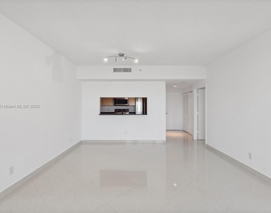 2475 Brickell Ave - Photo Thumbnail 14