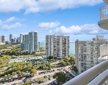 2475 Brickell Ave - Photo Thumbnail 3