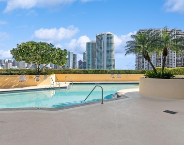 2475 Brickell Ave - Photo Thumbnail 24