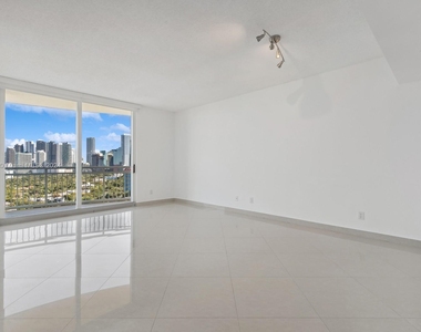 2475 Brickell Ave - Photo Thumbnail 0