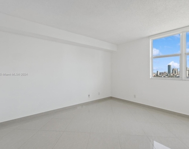 2475 Brickell Ave - Photo Thumbnail 19