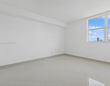 2475 Brickell Ave - Photo Thumbnail 18