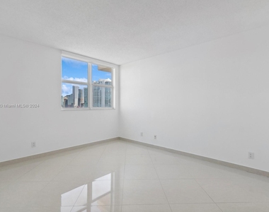 2475 Brickell Ave - Photo Thumbnail 22