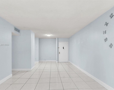 8810 Fontainebleau Blvd - Photo Thumbnail 6