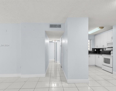 8810 Fontainebleau Blvd - Photo Thumbnail 8