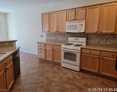 2349 Canyonville Drive - Photo Thumbnail 9