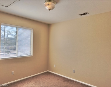 8105 Riviera Beach Drive - Photo Thumbnail 8