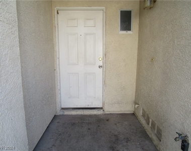 3274 Dragon Fly Street - Photo Thumbnail 3