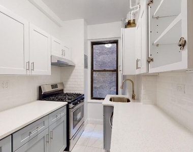West 102nd Street - Photo Thumbnail 2
