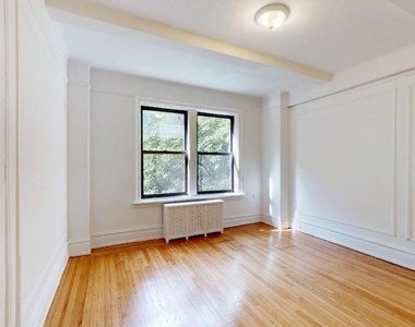 West 102nd Street - Photo Thumbnail 3