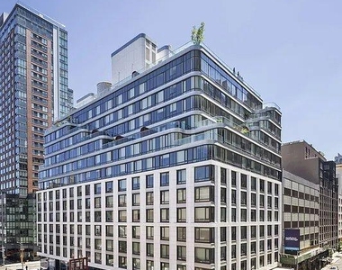 572 Eleventh Avenue - Photo Thumbnail 5