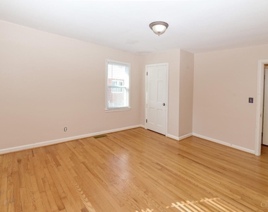 6235 Cambridge Avenue - Photo Thumbnail 25