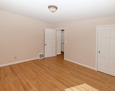 6235 Cambridge Avenue - Photo Thumbnail 24