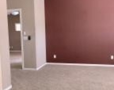 1057 S Sacramento Place - Photo Thumbnail 9