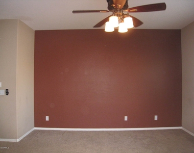 1057 S Sacramento Place - Photo Thumbnail 10