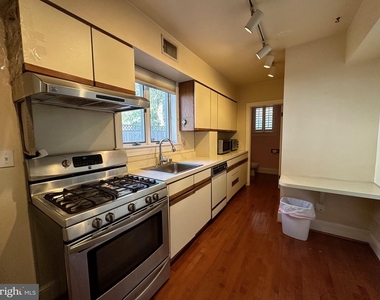 5401 32nd St Nw - Photo Thumbnail 9