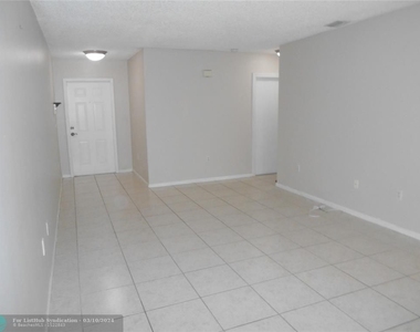 5474 Nw 92nd Ave - Photo Thumbnail 7