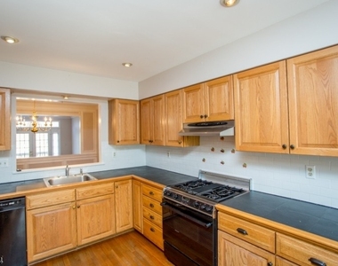 9 Sturbridge Ct - Photo Thumbnail 9