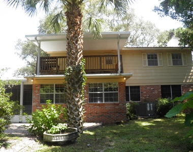 212 Priscilla Drive - Photo Thumbnail 1