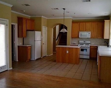 11745 Ficus Drive - Photo Thumbnail 5