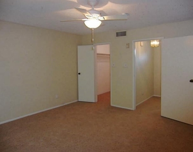 553 Trailcrest Drive - Photo Thumbnail 12