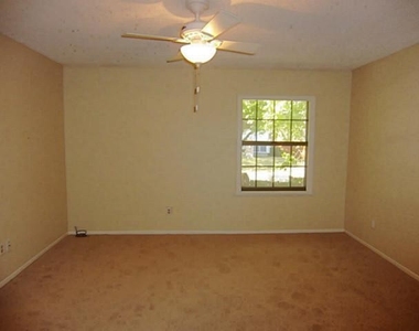 553 Trailcrest Drive - Photo Thumbnail 14