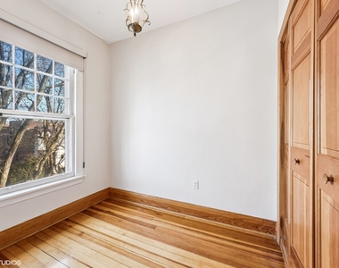 1449 W Berteau Avenue - Photo Thumbnail 10