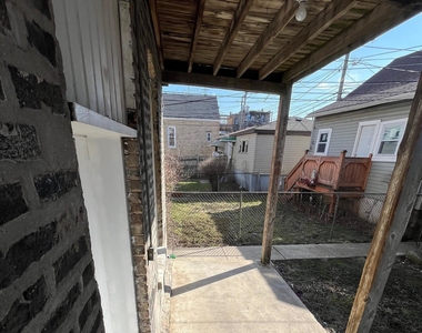 1631 W 19th Street - Photo Thumbnail 10