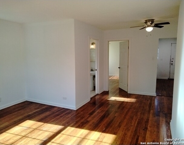 1524 W Woodlawn Ave - Photo Thumbnail 8