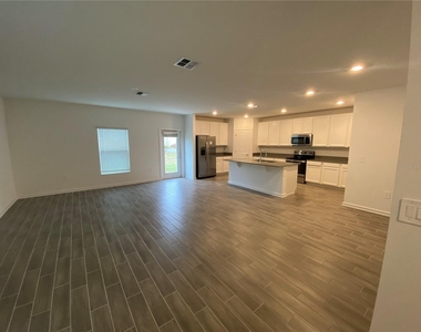 749 Citrus Reserve Boulevard - Photo Thumbnail 5