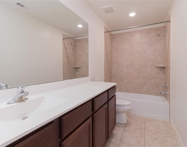 15310 Albert Oak Drive - Photo Thumbnail 16