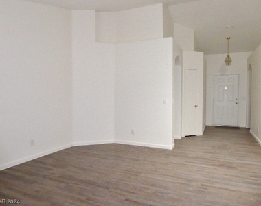 3812 Gramercy Avenue - Photo Thumbnail 4