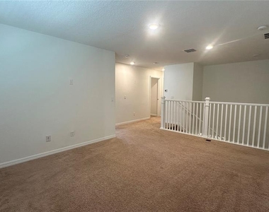 2922 Crest Drive - Photo Thumbnail 12